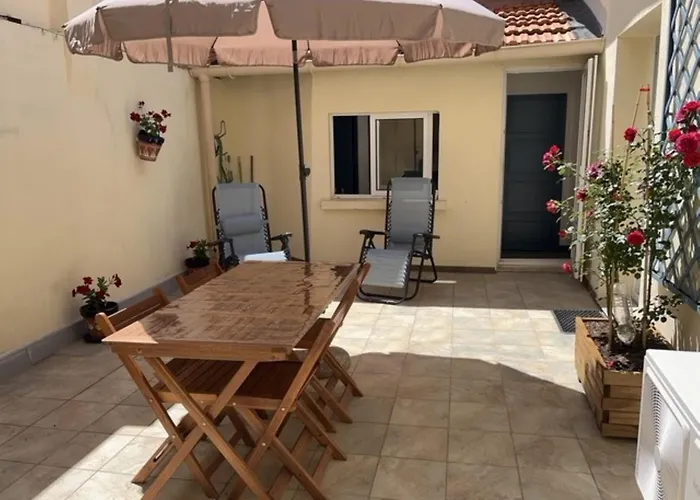 Maison Flojan * Μπεζιέ